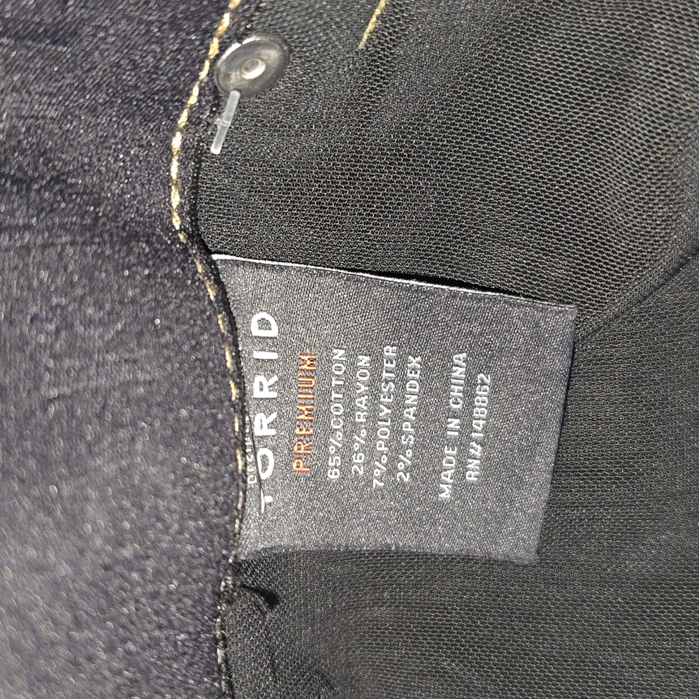 TORRID Bombshell Skinny Premium Stretch  Destructed Jean Womens Size 18R - Picture 10 of 15